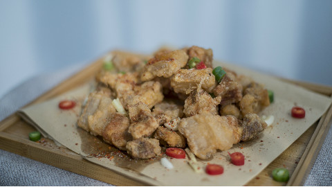 舌尖上中国里的酥肉白菜